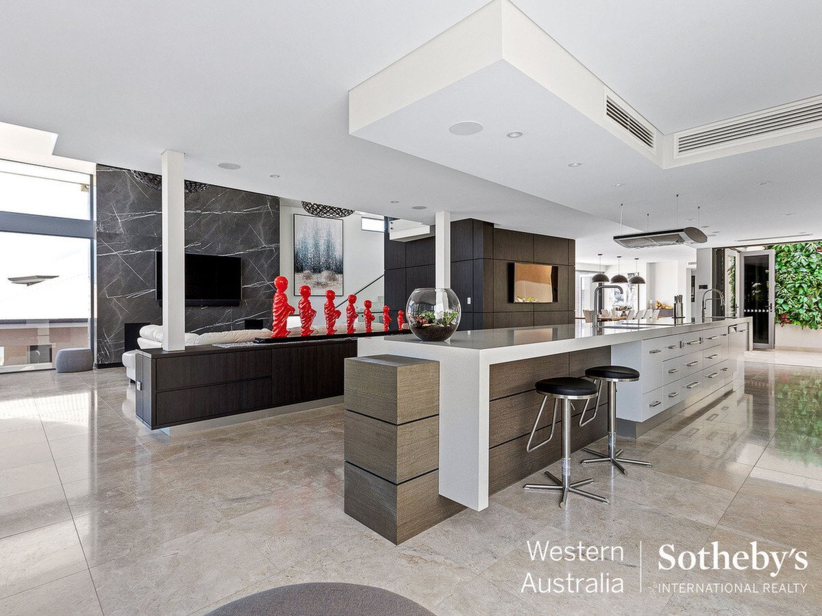 18 Swansea Promenade, Mindarie WA 6030